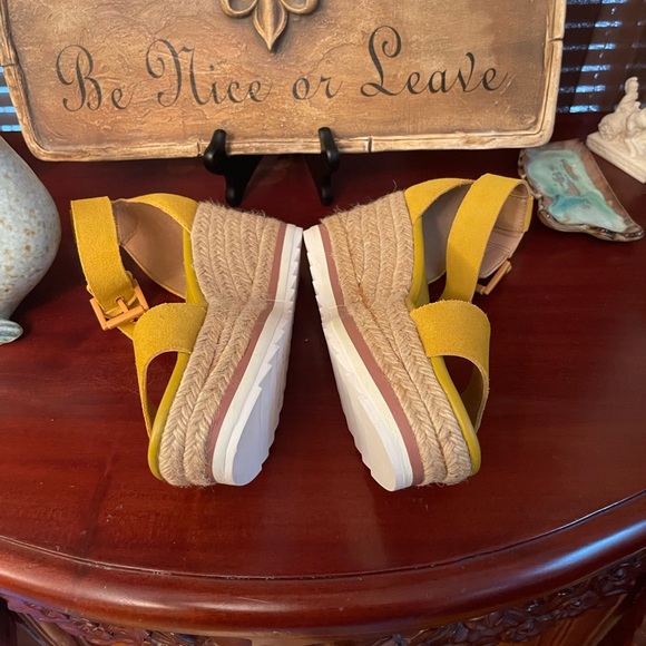 Marc Fisher shoes - Picture 3 of 7